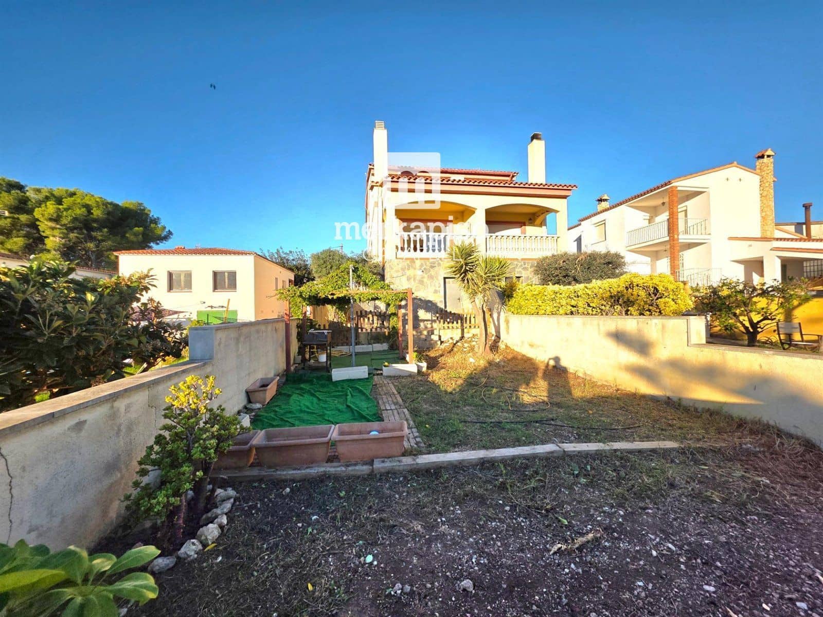 4 makuuhuone Omakotitalo myytävänä paikassa La Pobla de Montornes mukana 
autotalli - 270 000 € (Ref: 9525328)