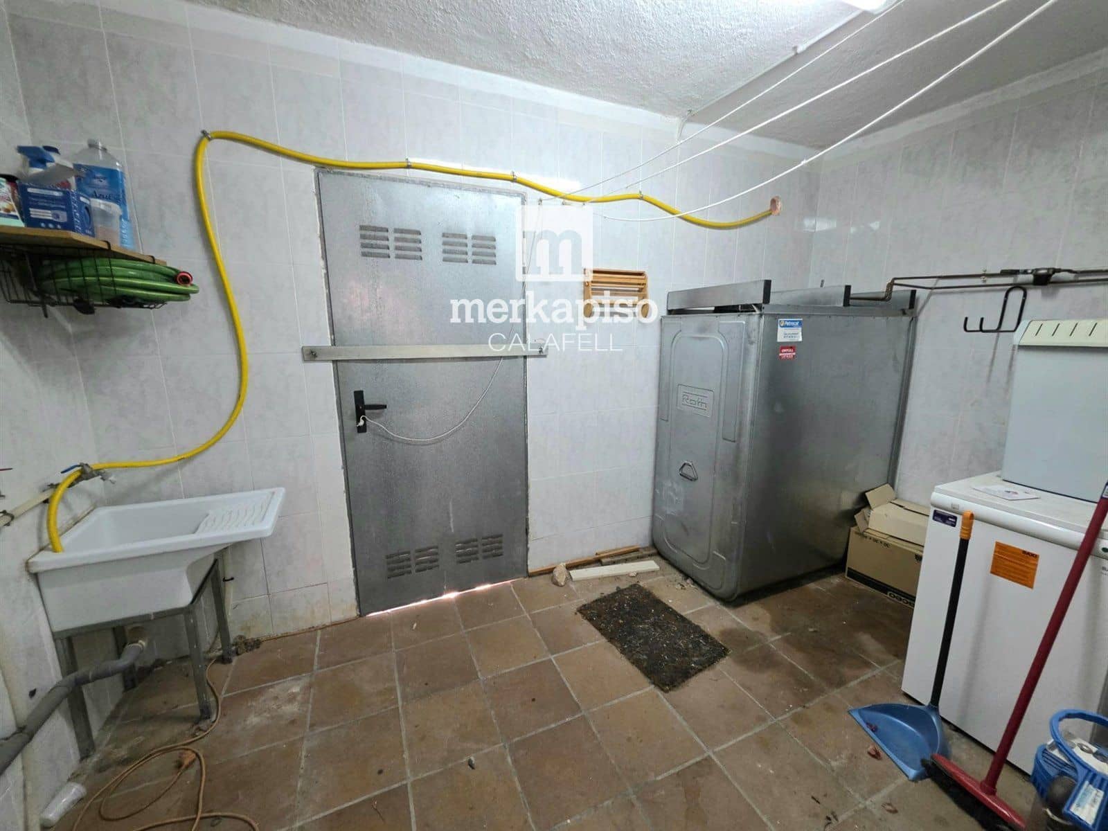 4 makuuhuone Omakotitalo myytävänä paikassa La Pobla de Montornes mukana 
autotalli - 270 000 € (Ref: 9525328)