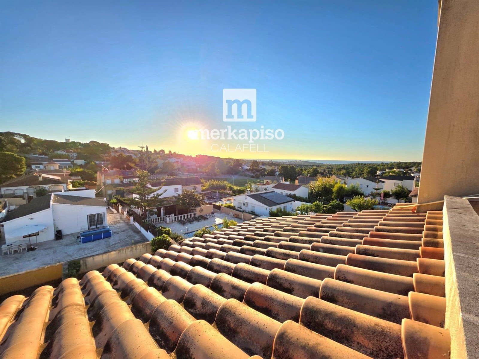 4 makuuhuone Omakotitalo myytävänä paikassa La Pobla de Montornes mukana 
autotalli - 270 000 € (Ref: 9525328)