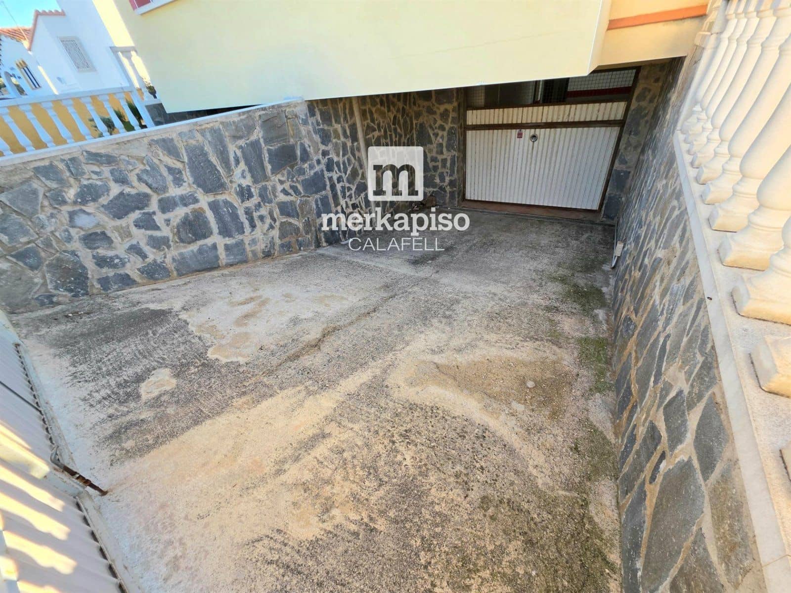 4 makuuhuone Omakotitalo myytävänä paikassa La Pobla de Montornes mukana 
autotalli - 270 000 € (Ref: 9525328)