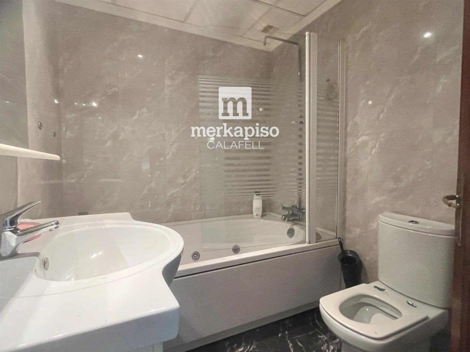 5 soveværelse Byhus til salg i El Vendrell - € 219.000 (Ref: 9525331)