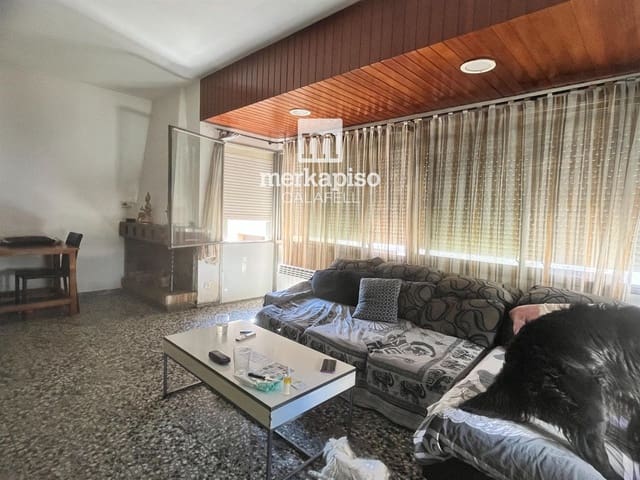 5 soveværelse Byhus til salg i El Vendrell - € 219.000 (Ref: 9525331)