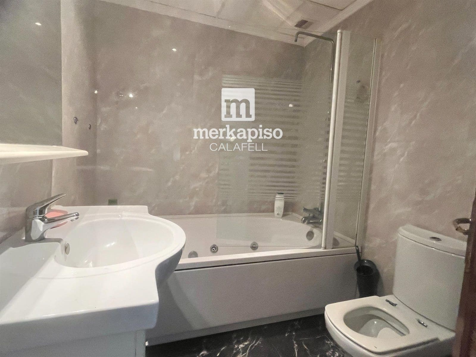 5 soveværelse Byhus til salg i El Vendrell - € 219.000 (Ref: 9525331)