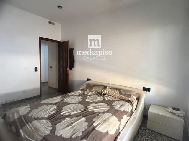 5 soveværelse Byhus til salg i El Vendrell - € 219.000 (Ref: 9525331)