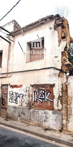 4 slaapkamer Villa te koop in El Vendrell - € 126.000 (Ref: 9535014)