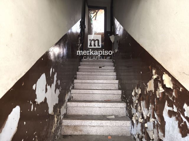 4 slaapkamer Villa te koop in El Vendrell - € 126.000 (Ref: 9535014)