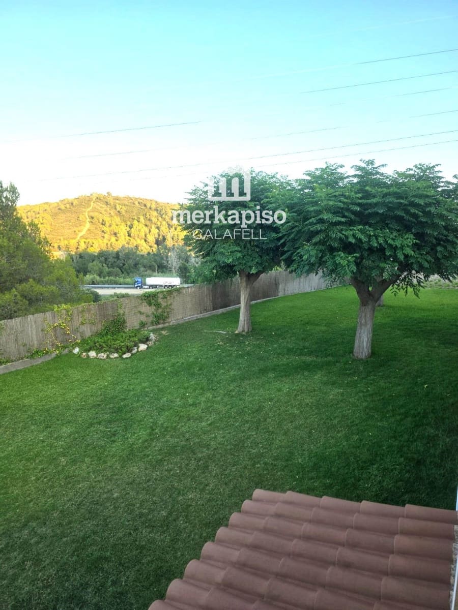 2 soverom Hus til salgs i La Riera de Gaia med svømmebasseng garasje - € 280 000 (Ref: 9535017)