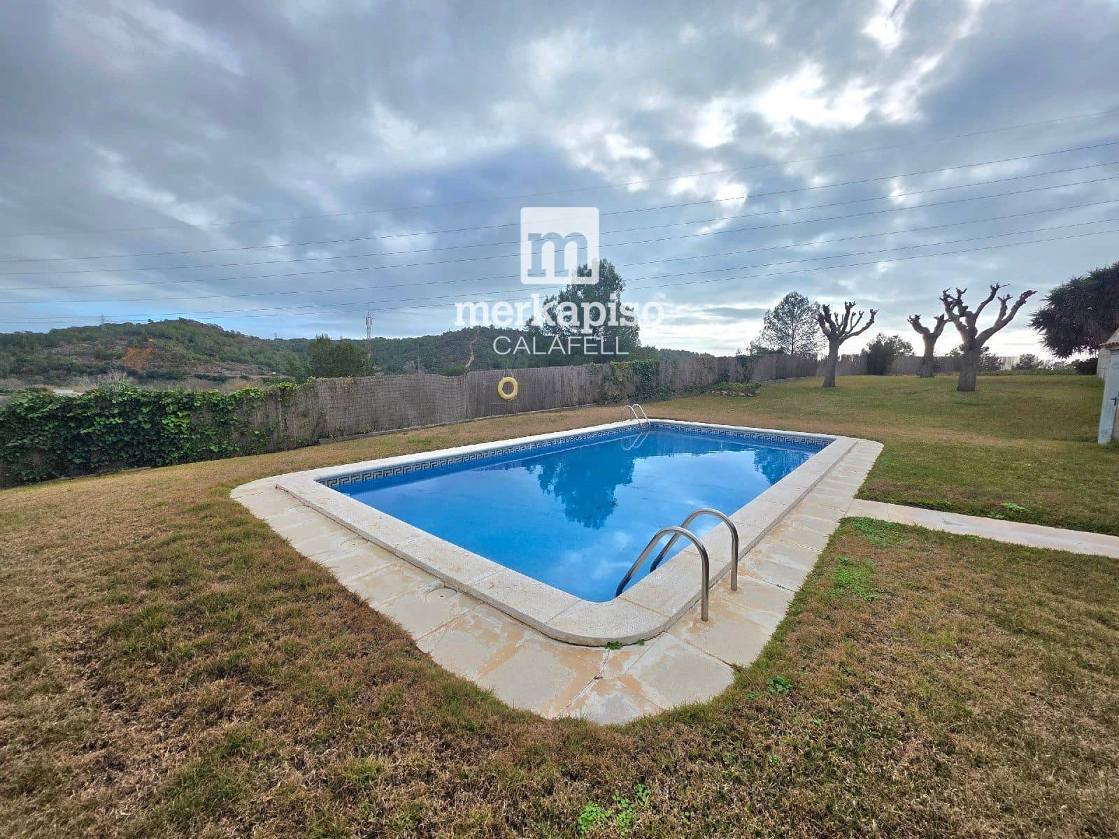 2 soverom Hus til salgs i La Riera de Gaia med svømmebasseng garasje - € 280 000 (Ref: 9535017)