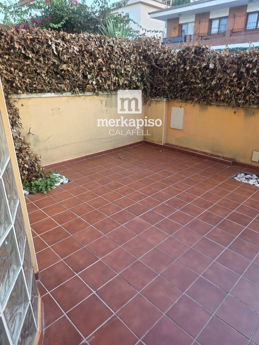 2 soverom Hus til salgs i La Riera de Gaia med svømmebasseng garasje - € 280 000 (Ref: 9535017)