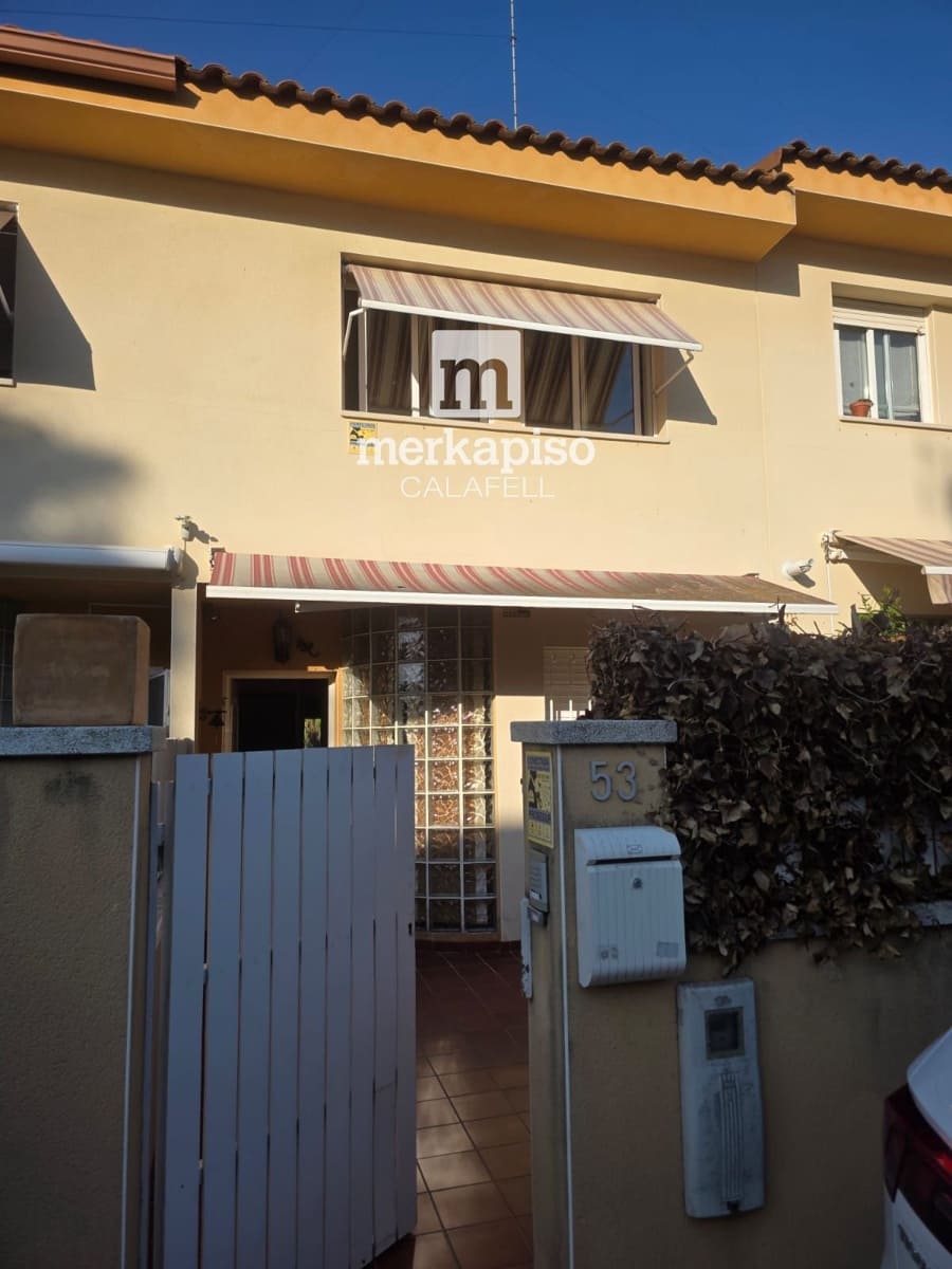 2 soverom Hus til salgs i La Riera de Gaia med svømmebasseng garasje - € 280 000 (Ref: 9535017)