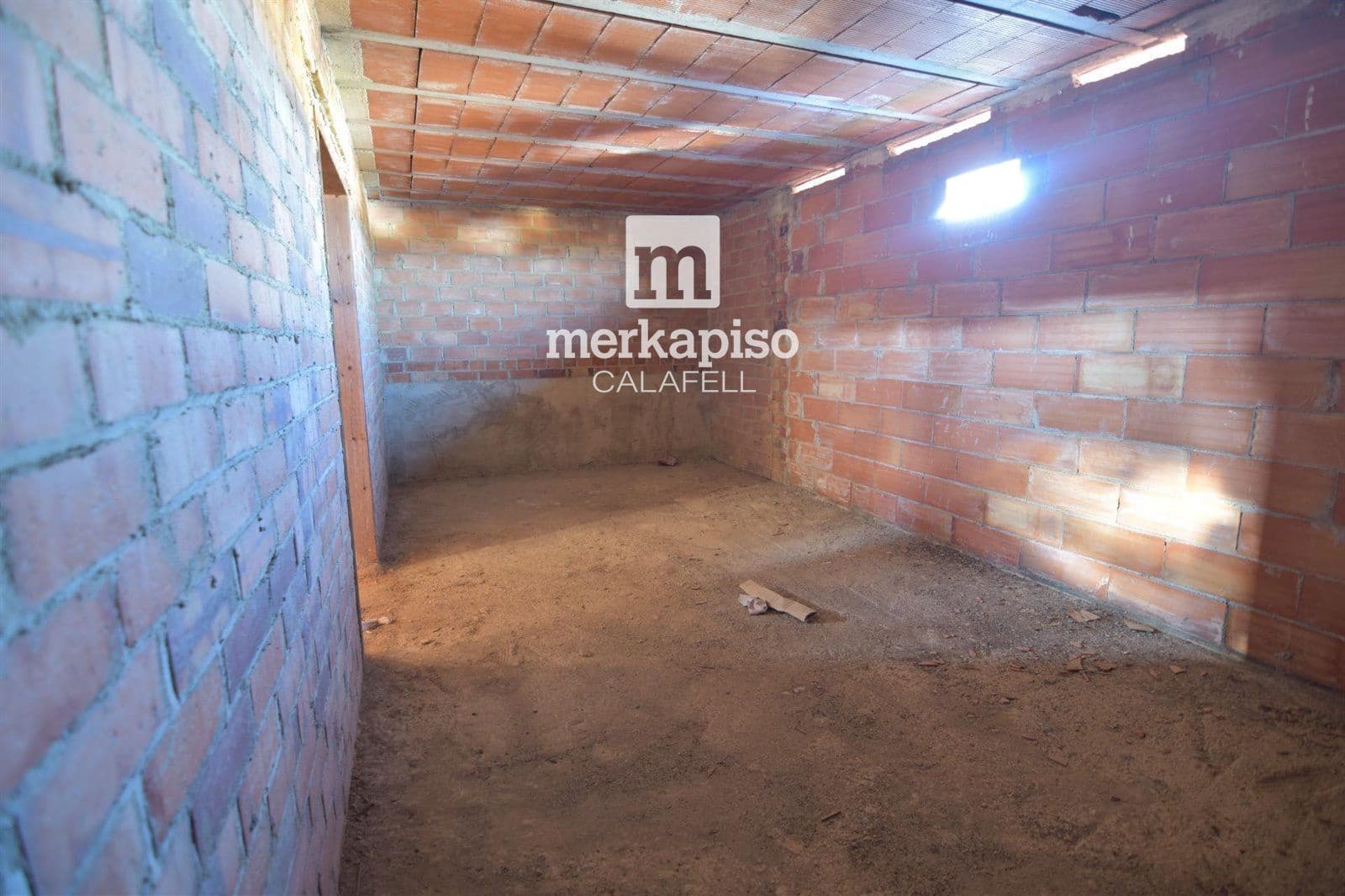 6 soverom Villa til salgs i Albinyana - € 120 000 (Ref: 9535029)