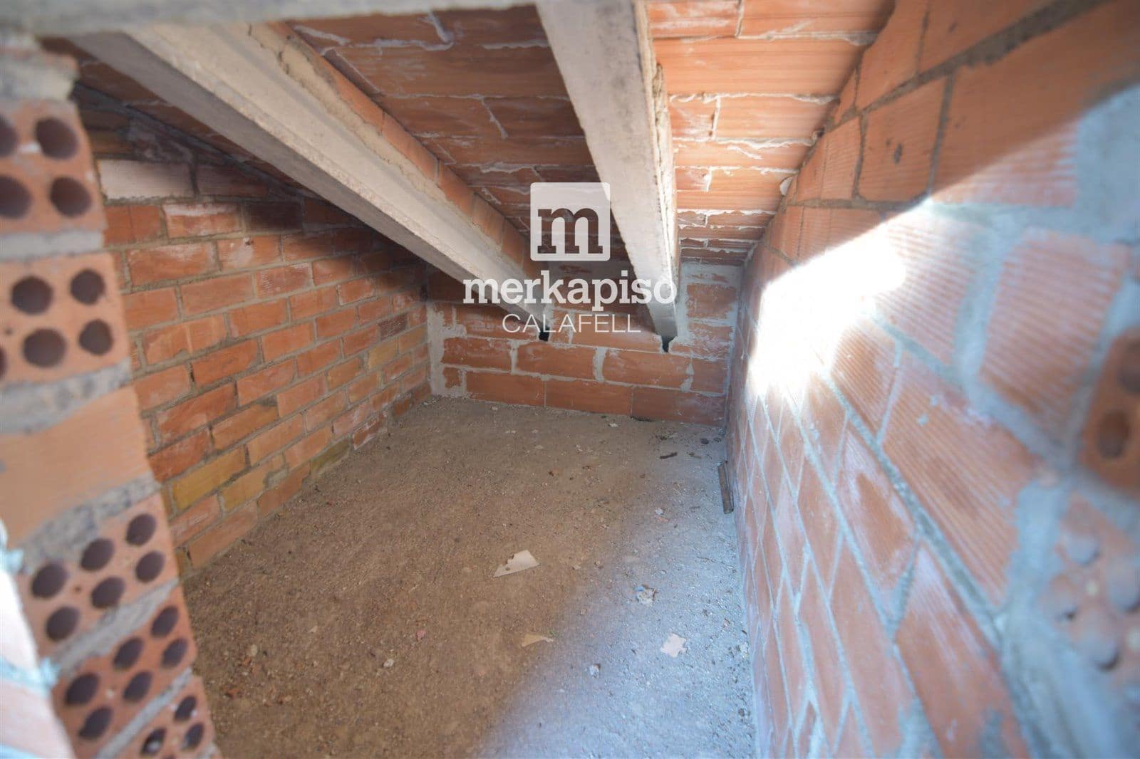 6 soverom Villa til salgs i Albinyana - € 120 000 (Ref: 9535029)