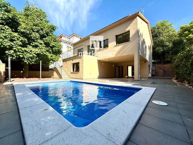 5 Zimmer Villa zu verkaufen in El Vendrell mit Pool Garage - 430.000 € (Ref: 9535037)