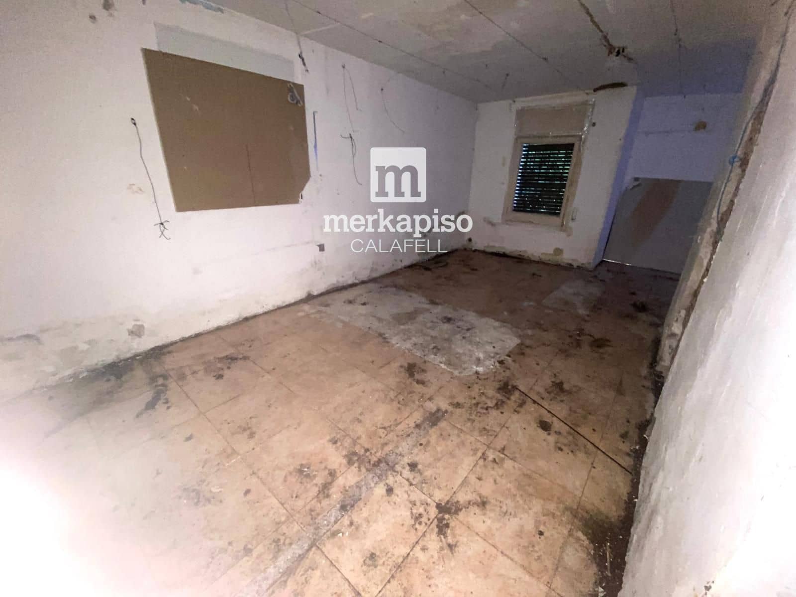 Villa for sale in Cunit - € 180,000 (Ref: 9535185)