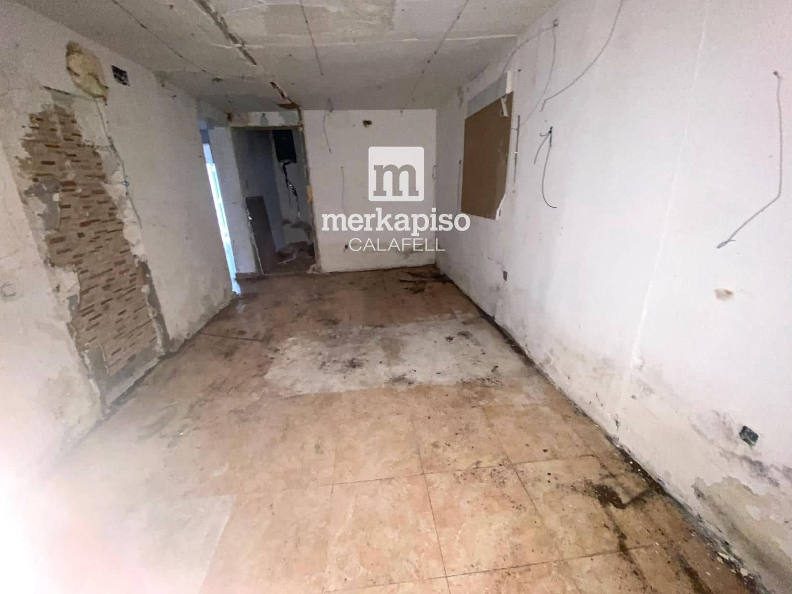 Villa for sale in Cunit - € 180,000 (Ref: 9535185)