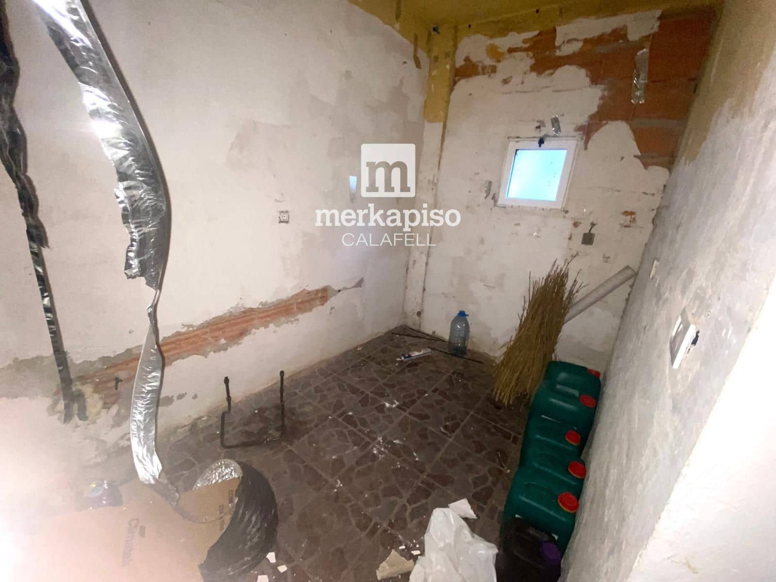 Villa for sale in Cunit - € 180,000 (Ref: 9535185)