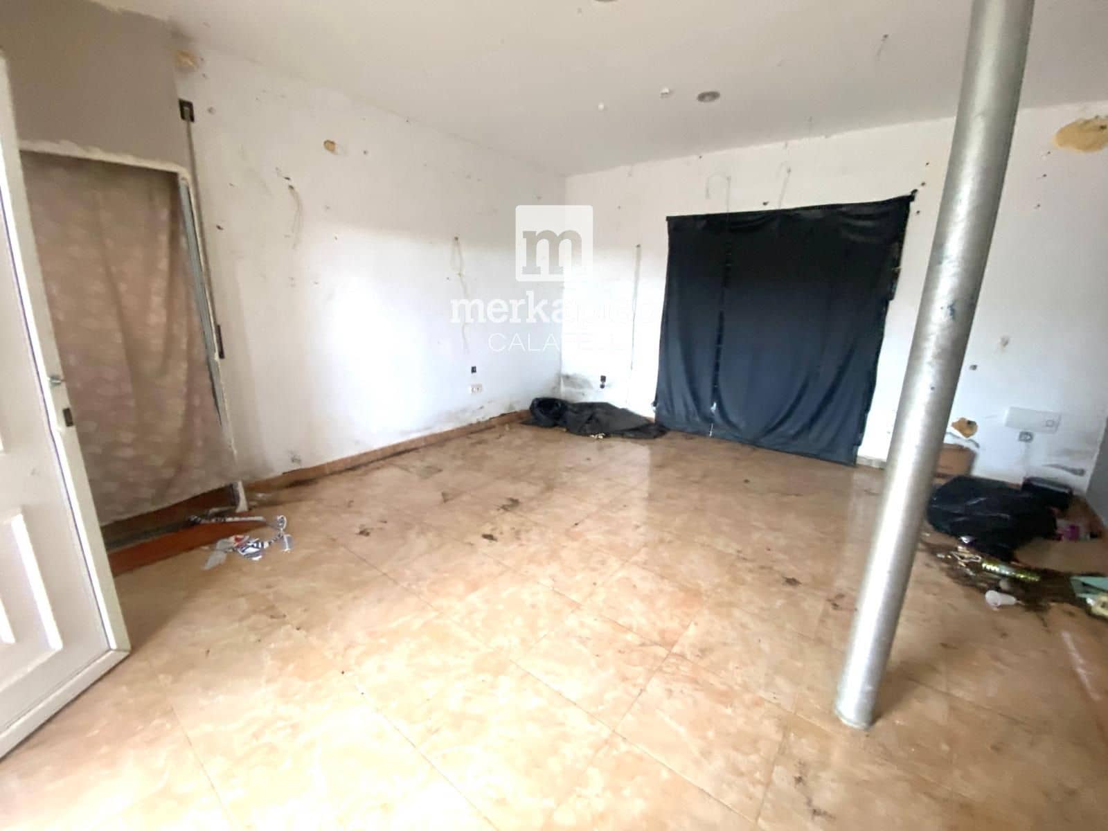 Villa for sale in Cunit - € 180,000 (Ref: 9535185)