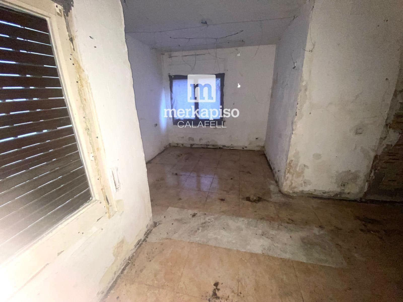 Villa for sale in Cunit - € 180,000 (Ref: 9535185)