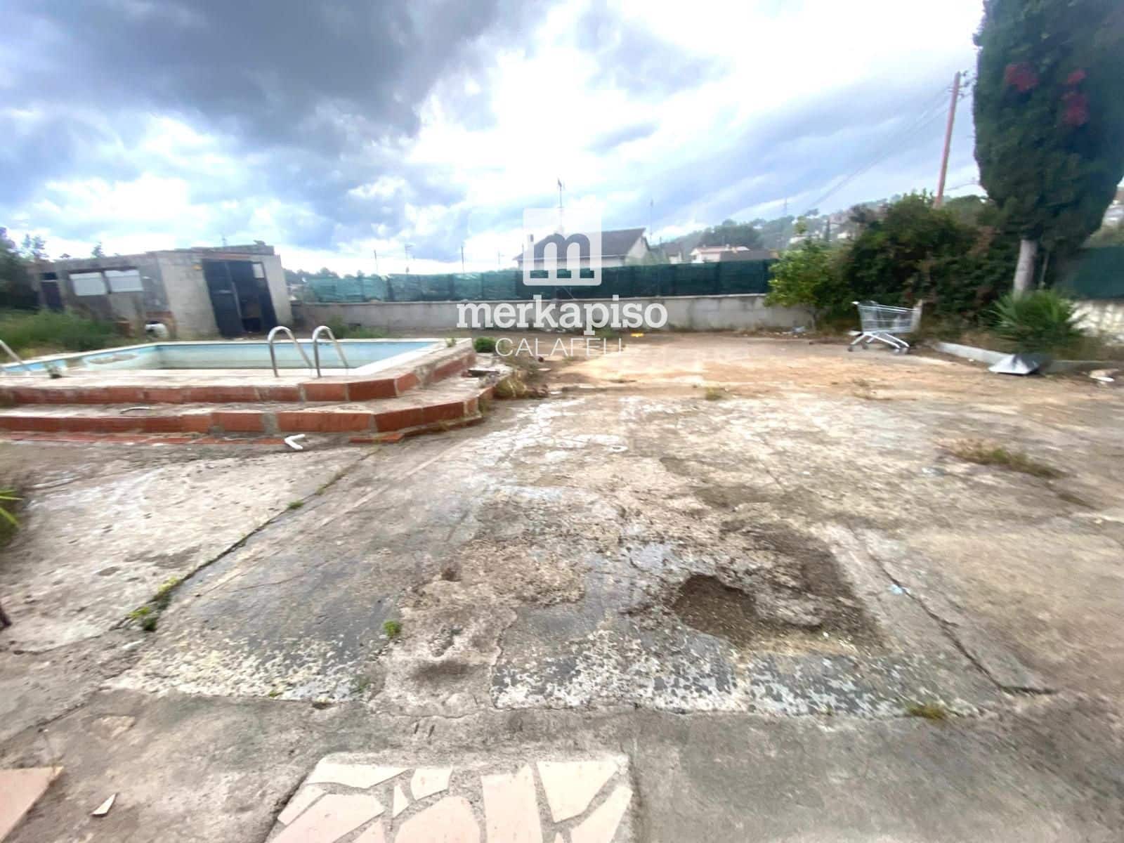 Villa for sale in Cunit - € 180,000 (Ref: 9535185)