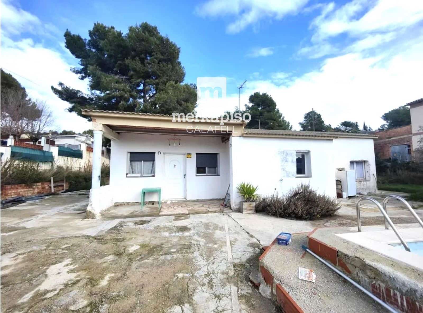 Villa for sale in Cunit - € 180,000 (Ref: 9535185)