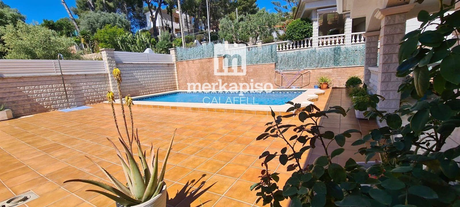 6 soveværelse Villa til salg i Segur de Calafell med swimmingpool - € 490.000 (Ref: 9535187)