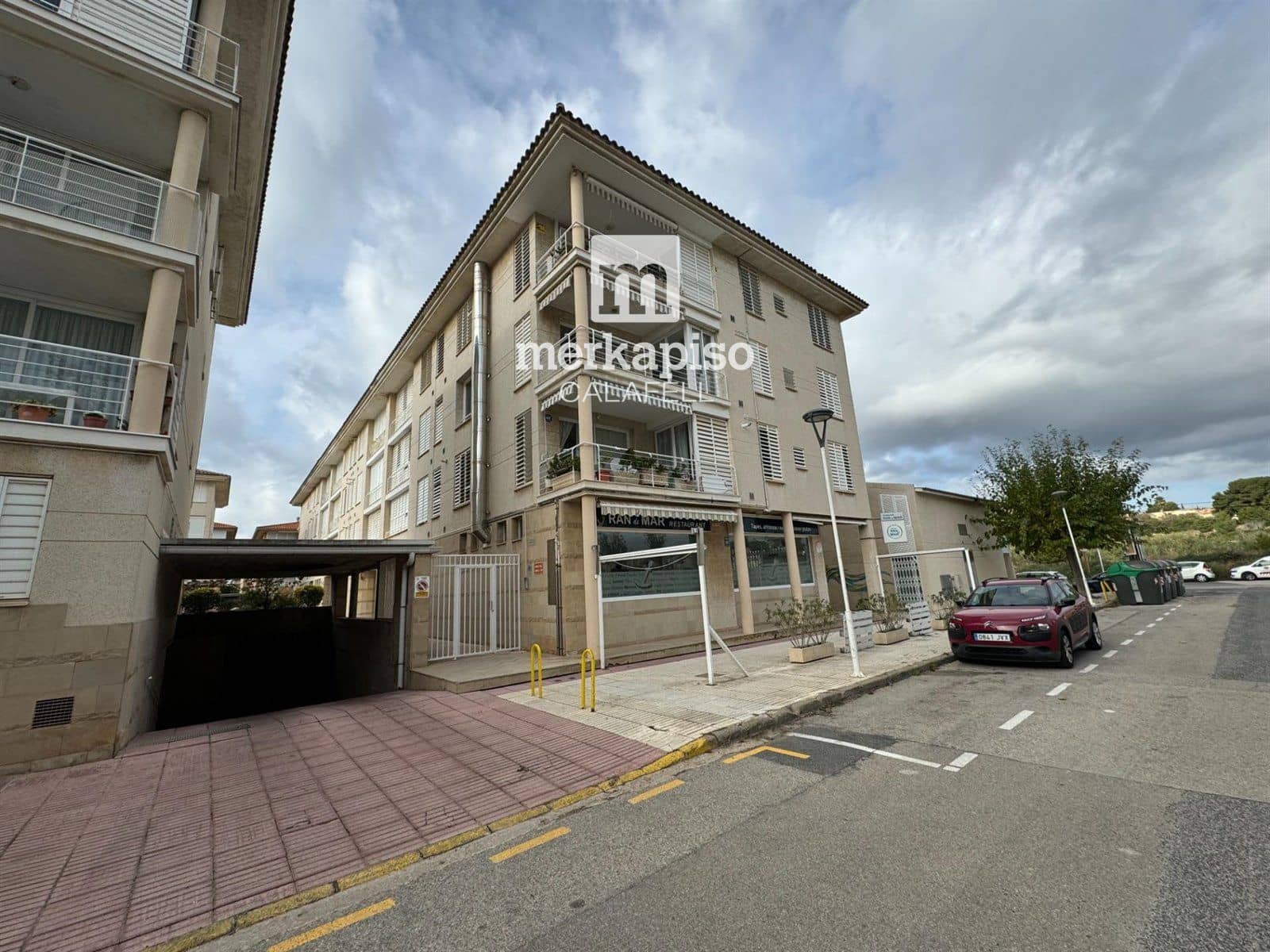 4 soveværelse Lejlighed til salg i El Vendrell med swimmingpool garage - € 345.000 (Ref: 9535288)