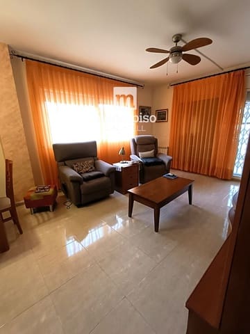 3 bedroom Penthouse for sale in Segur de Calafell, Calafell with garage - € 200,000 (Ref: 9550129)