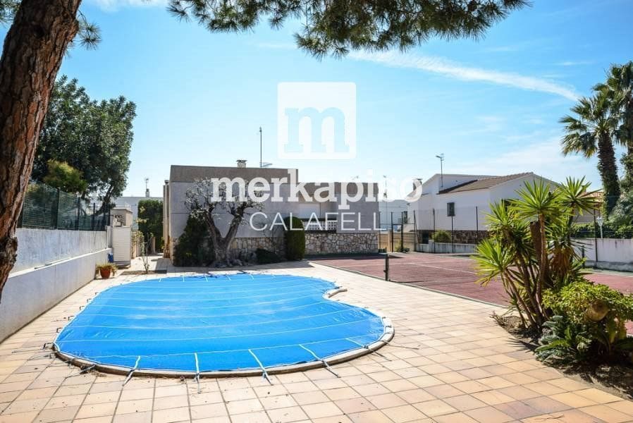 4 quarto Moradia para venda em Calafell com piscina garagem - 550 000 € (Ref: 9566637)