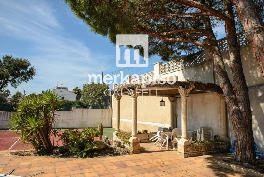 4 quarto Moradia para venda em Calafell com piscina garagem - 550 000 € (Ref: 9566637)