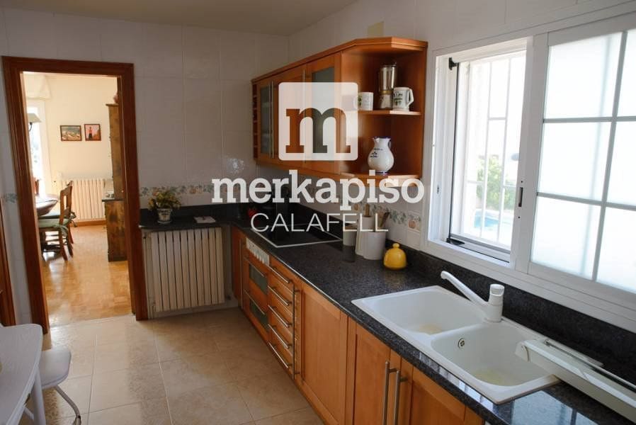 4 quarto Moradia para venda em Calafell com piscina garagem - 550 000 € (Ref: 9566637)