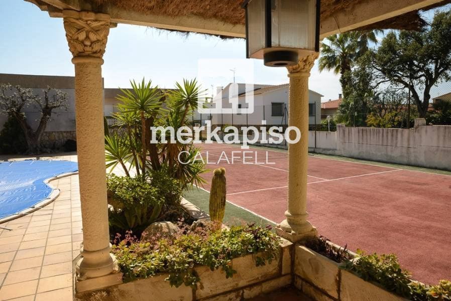 4 quarto Moradia para venda em Calafell com piscina garagem - 550 000 € (Ref: 9566637)