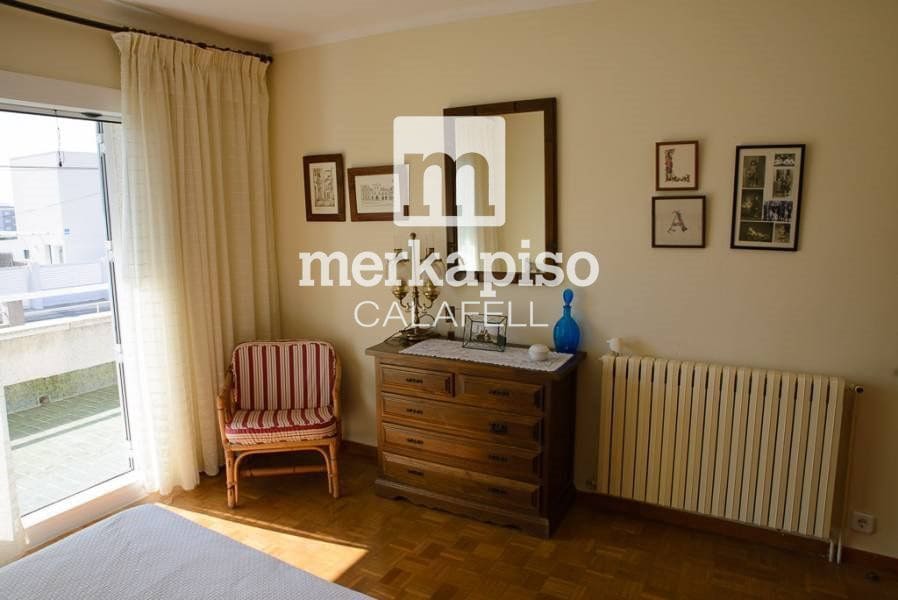 4 quarto Moradia para venda em Calafell com piscina garagem - 550 000 € (Ref: 9566637)