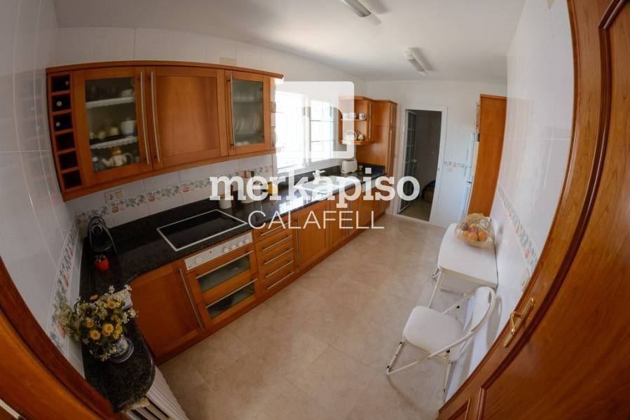 4 quarto Moradia para venda em Calafell com piscina garagem - 550 000 € (Ref: 9566637)