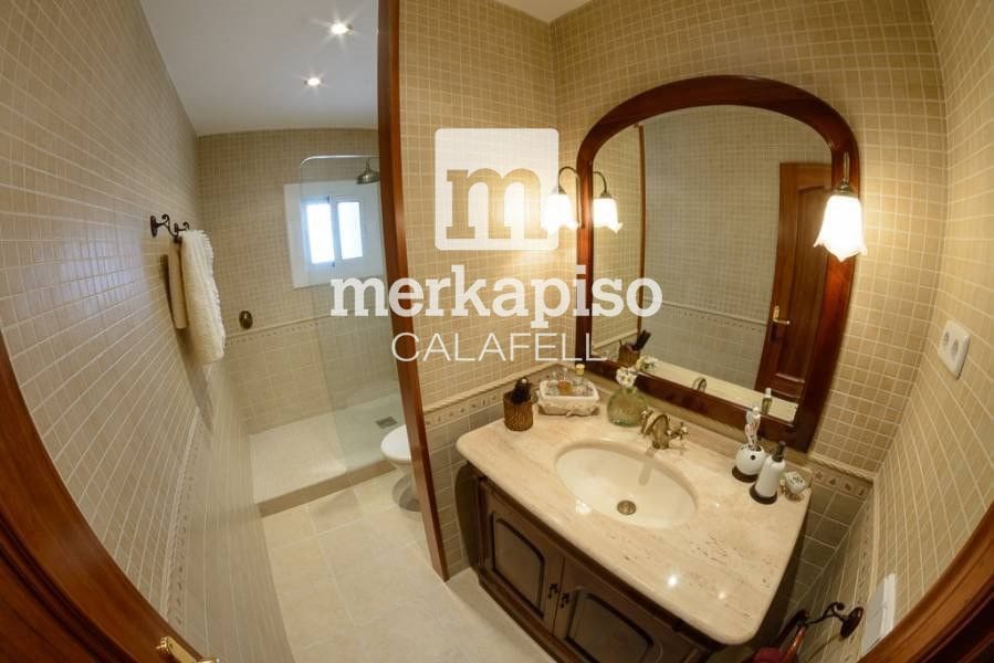 4 quarto Moradia para venda em Calafell com piscina garagem - 550 000 € (Ref: 9566637)