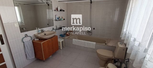 4 soverom Hus til salgs i Coma-Ruga, El Vendrell med garasje - € 300 000 (Ref: 9569509)