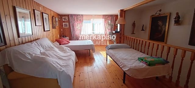 4 soverom Hus til salgs i Coma-Ruga, El Vendrell med garasje - € 300 000 (Ref: 9569509)