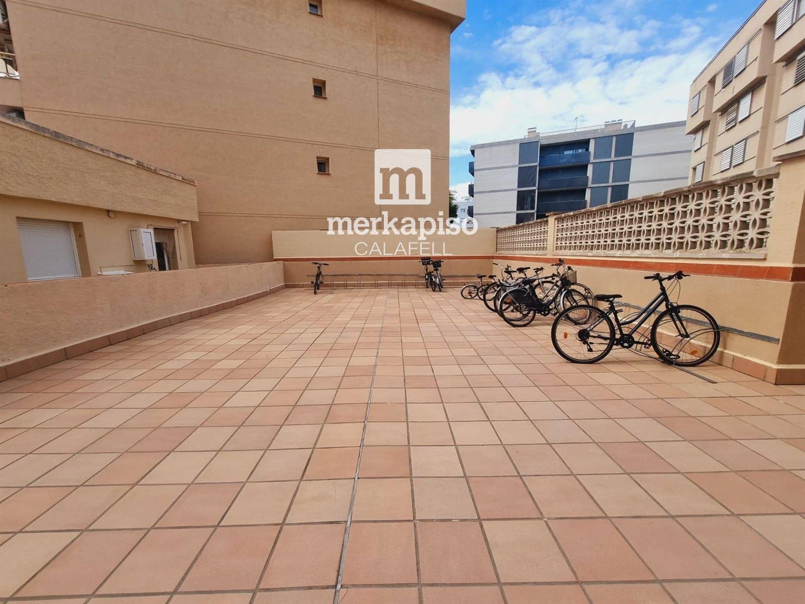 Piso de 4 habitaciones en Calafell en venta con garaje - 370.000 € (Ref: 9575120)