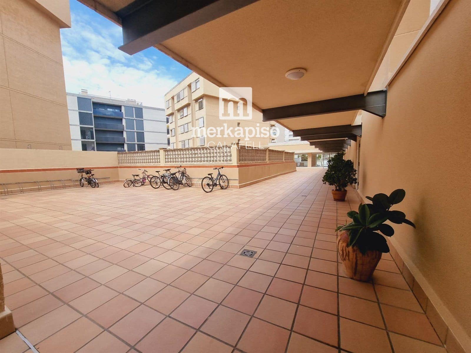 Piso de 4 habitaciones en Calafell en venta con garaje - 370.000 € (Ref: 9575120)