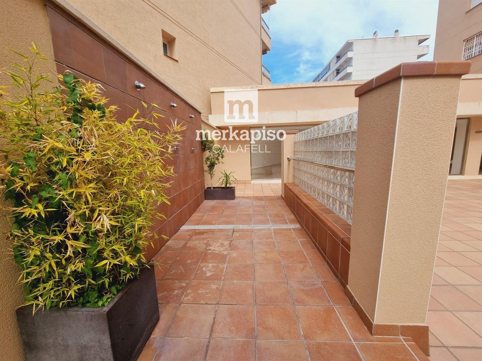 Piso de 4 habitaciones en Calafell en venta con garaje - 370.000 € (Ref: 9575120)