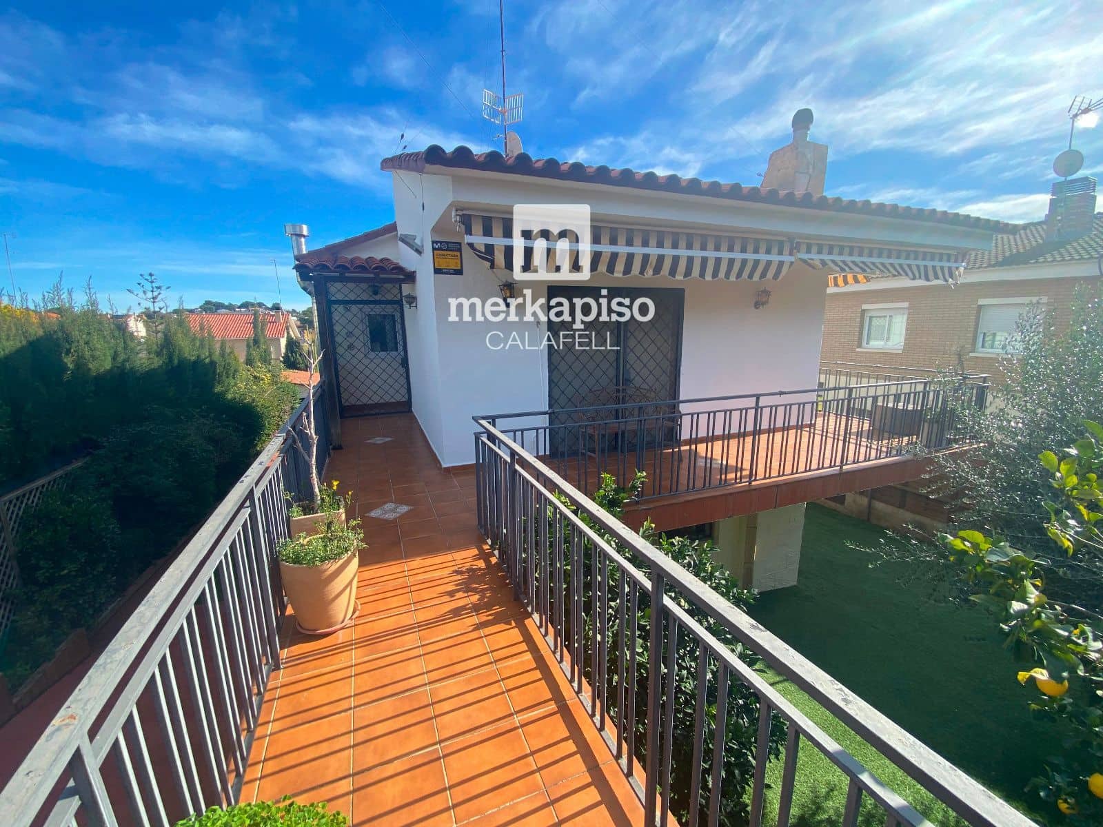 5 slaapkamer Villa te koop in Cunit met zwembad garage - € 399.000 (Ref: 9626616)