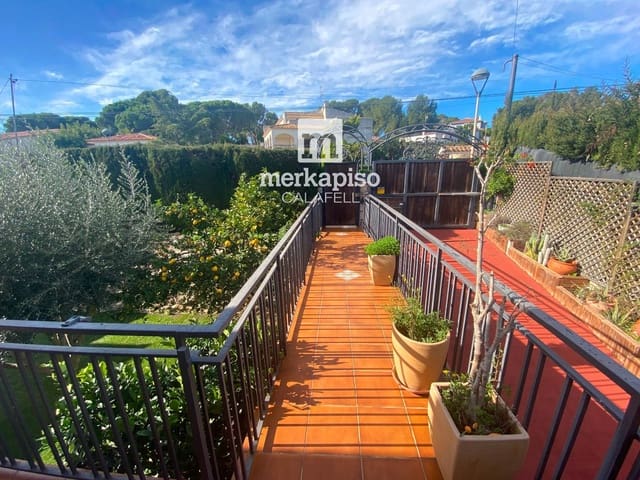 5 slaapkamer Villa te koop in Cunit met zwembad garage - € 399.000 (Ref: 9626616)