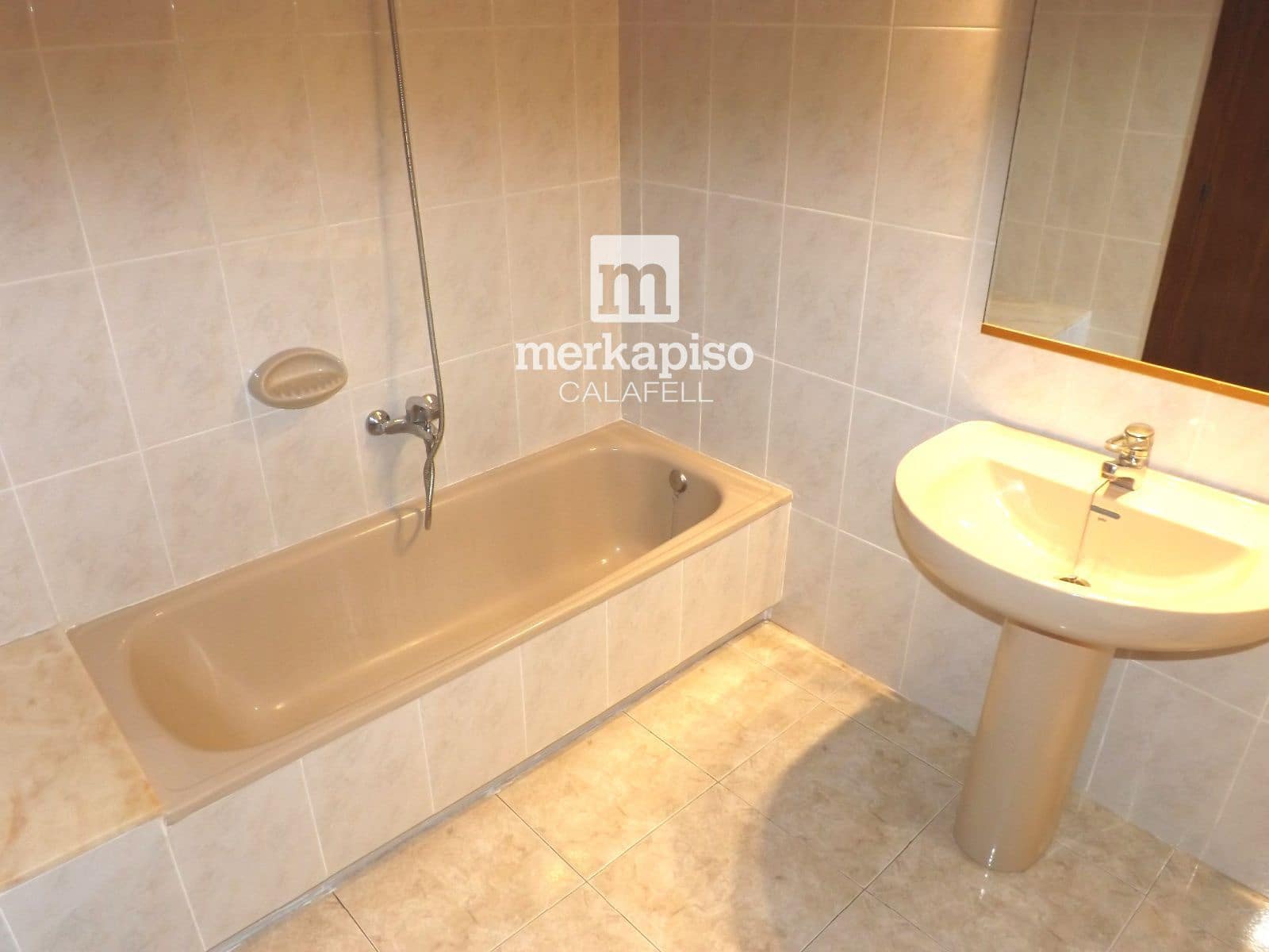 4 makuuhuone Kattohuoneisto myytävänä paikassa Calafell mukana uima-altaan 
autotalli - 297 000 € (Ref: 9626621)