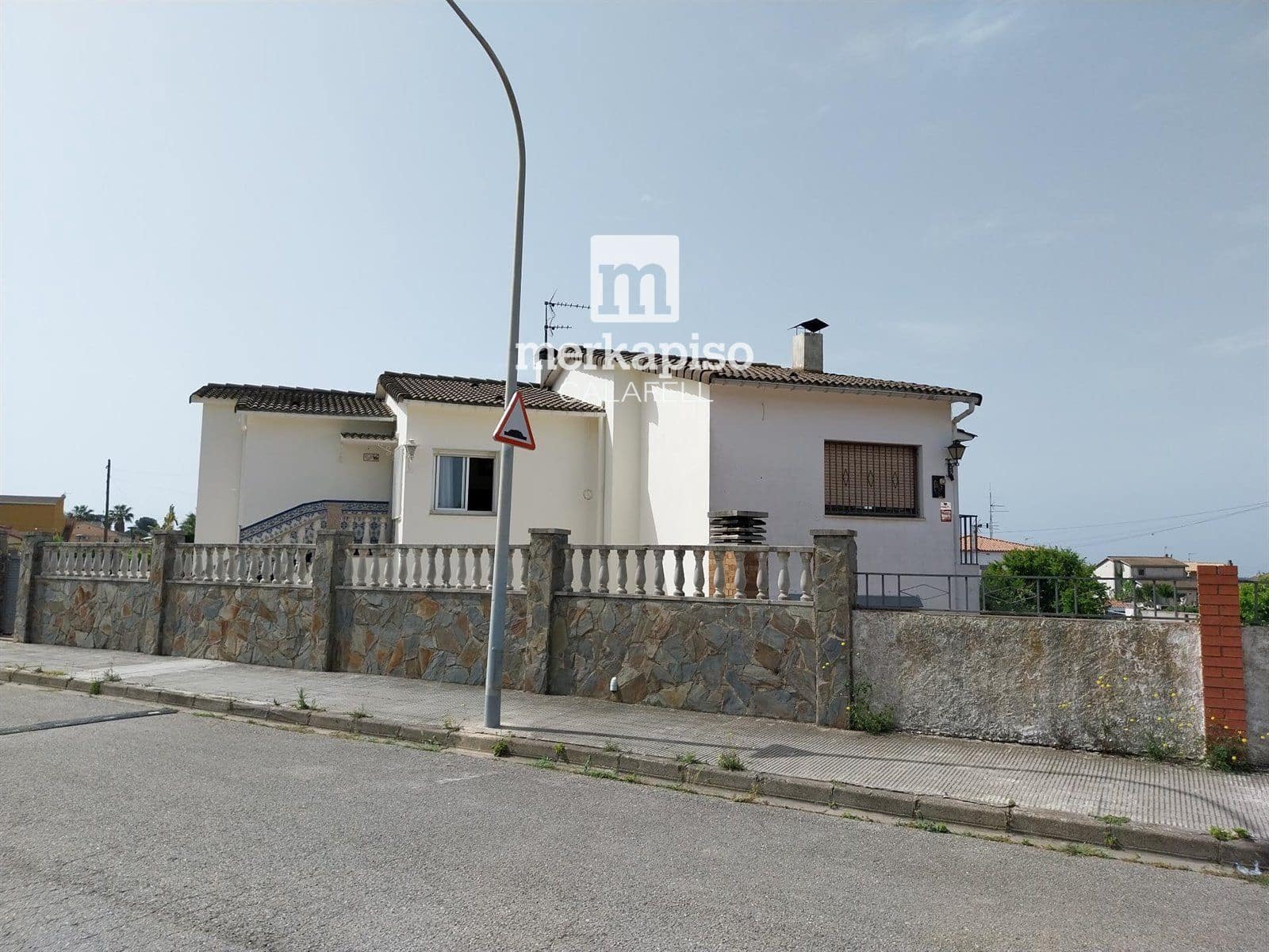 3 soverom Hus til salgs i El Vendrell med svømmebasseng - € 225 000 (Ref: 9626629)