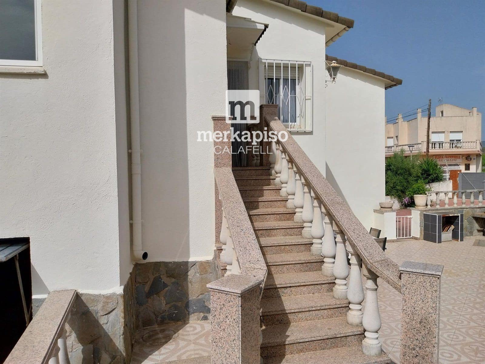 3 soverom Hus til salgs i El Vendrell med svømmebasseng - € 225 000 (Ref: 9626629)