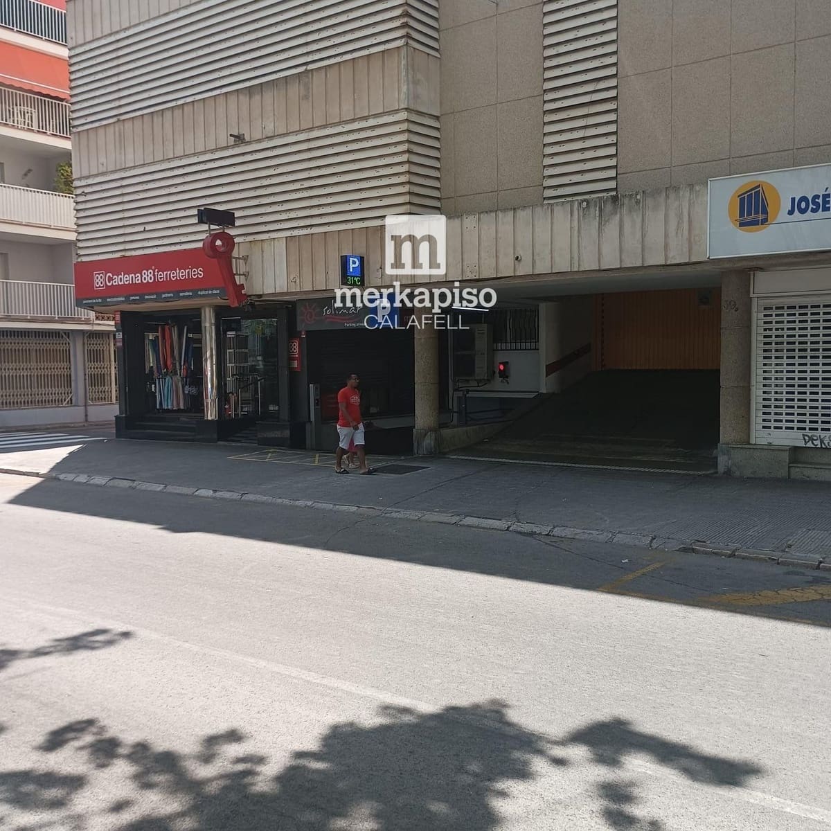 Autotalli myytävänä paikassa Calafell - 19 990 € (Ref: 9626635)