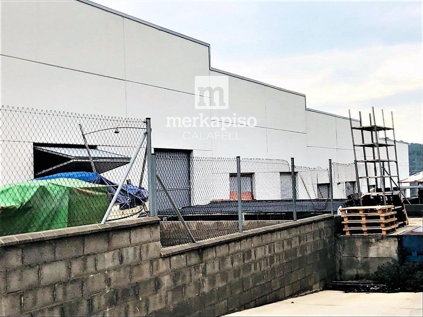 Kaupallinen myytävänä paikassa Calafell - 180 000 € (Ref: 9626646)