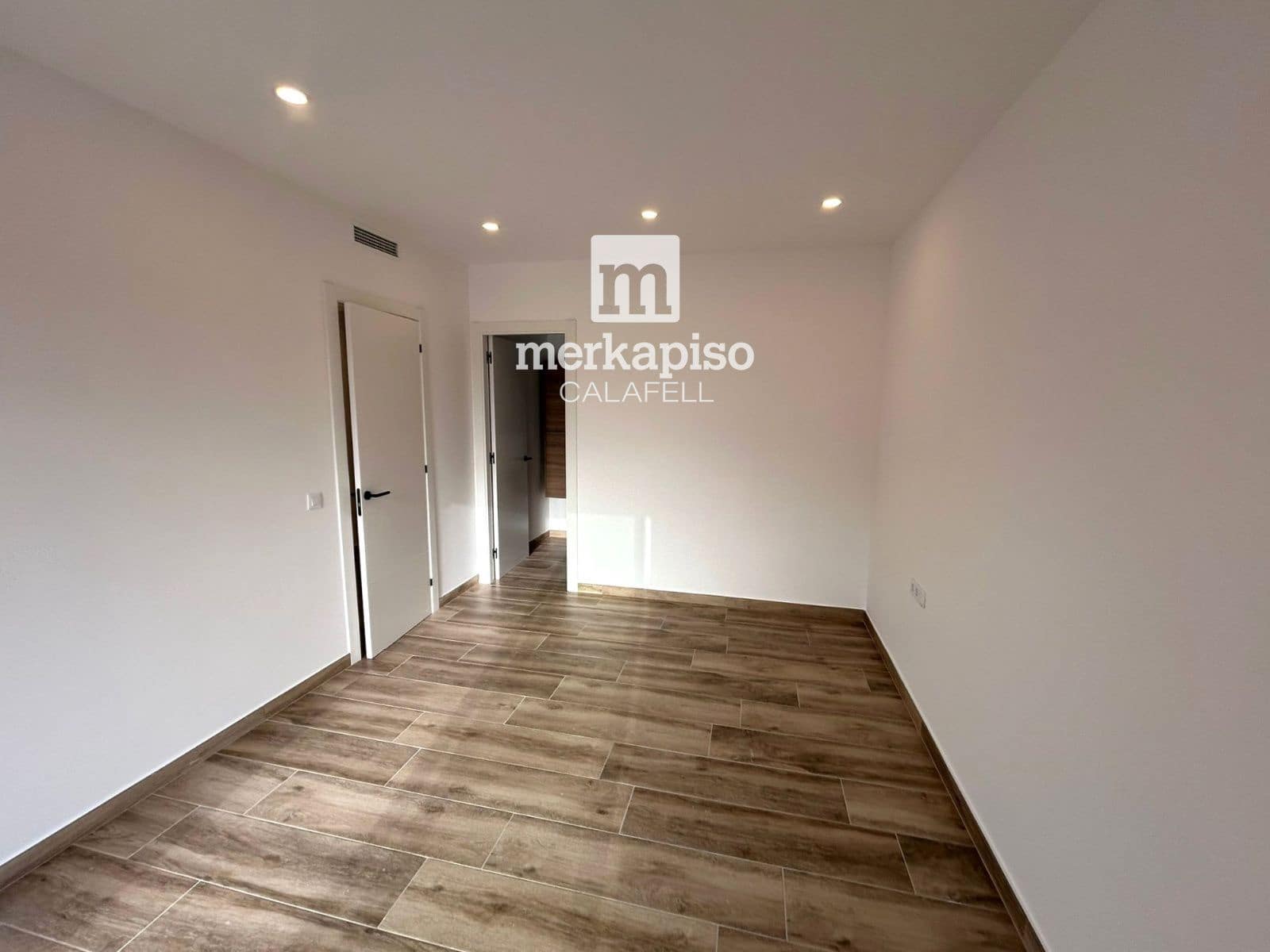 4 soverom Villa til salgs i El Vendrell med svømmebasseng garasje - € 630 000 (Ref: 9650492)