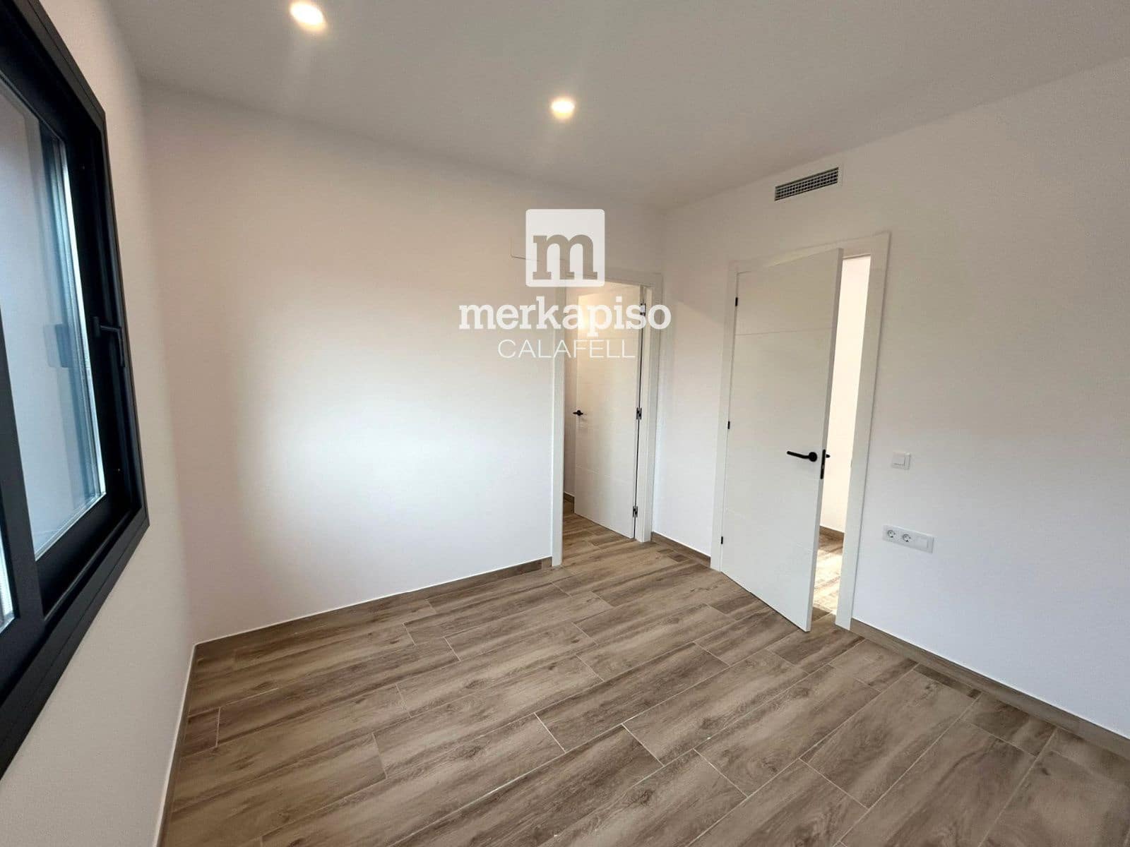 4 soverom Villa til salgs i El Vendrell med svømmebasseng garasje - € 630 000 (Ref: 9650492)