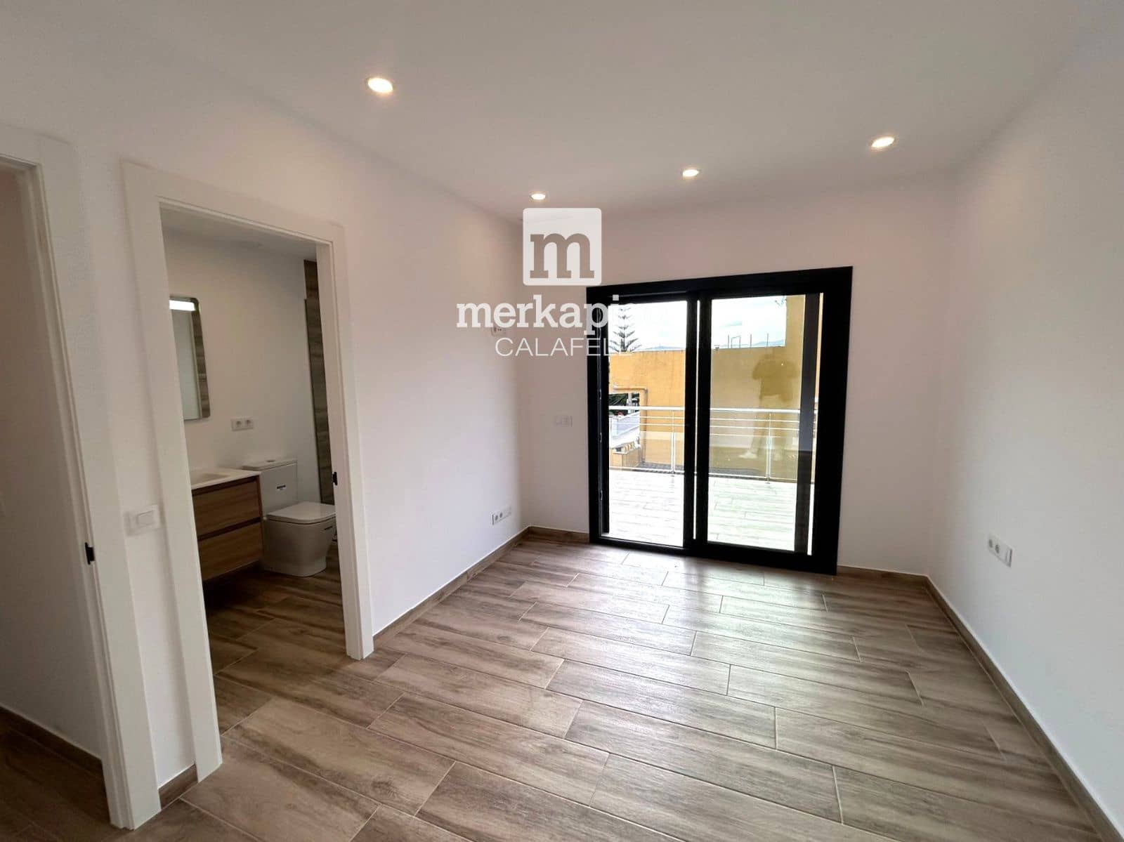 4 soverom Villa til salgs i El Vendrell med svømmebasseng garasje - € 630 000 (Ref: 9650492)