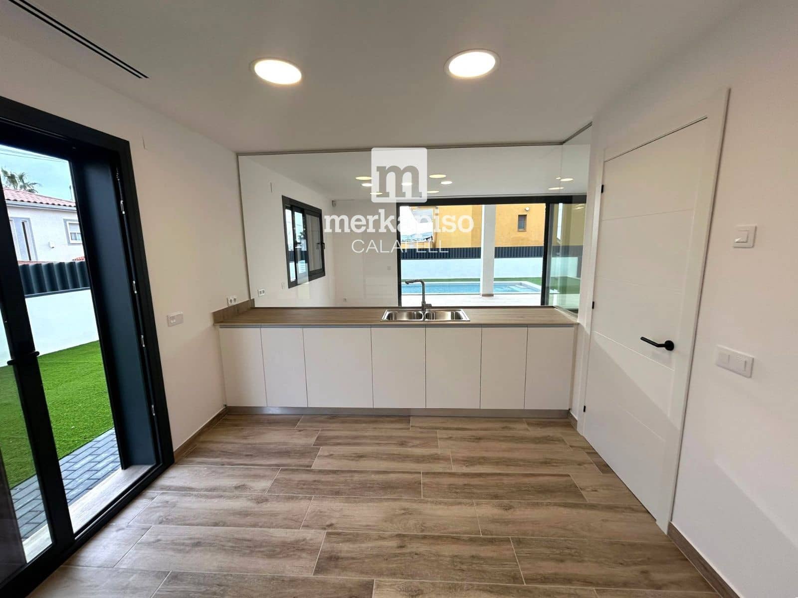 4 soverom Villa til salgs i El Vendrell med svømmebasseng garasje - € 630 000 (Ref: 9650492)